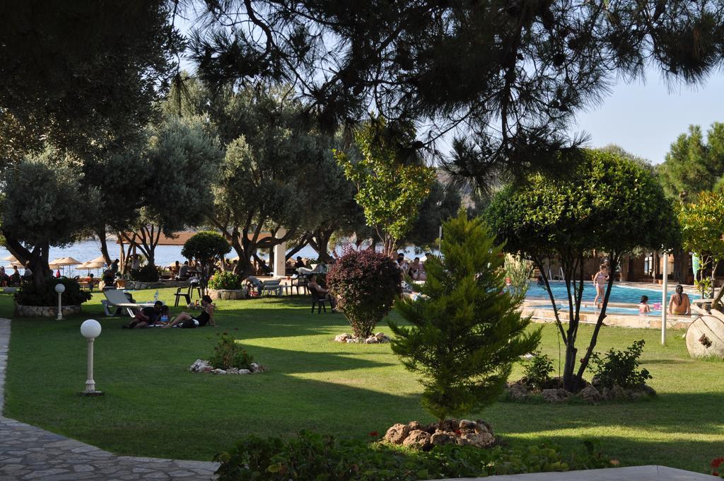 Club Mackerel Holiday Village Foca Exterior photo