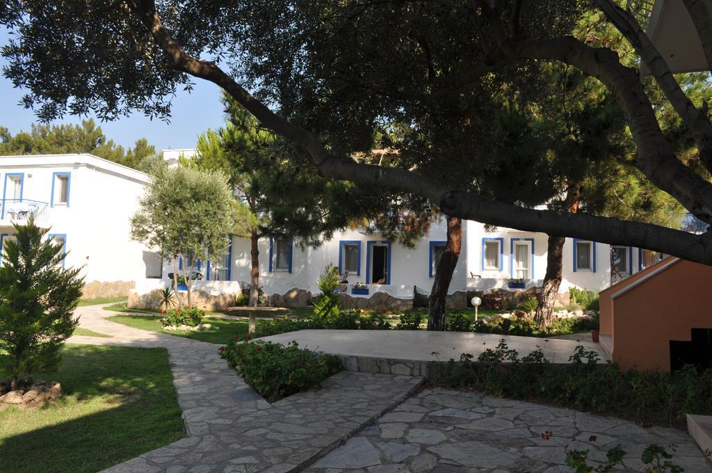 Club Mackerel Holiday Village Foca Exterior photo