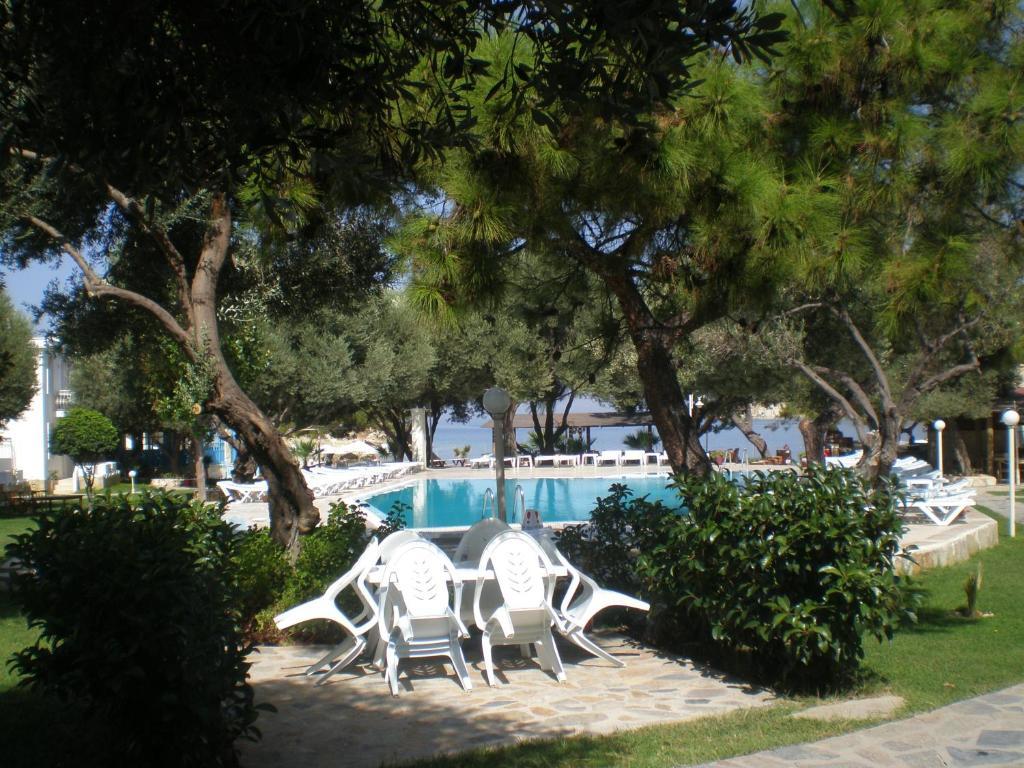 Club Mackerel Holiday Village Foca Exterior photo